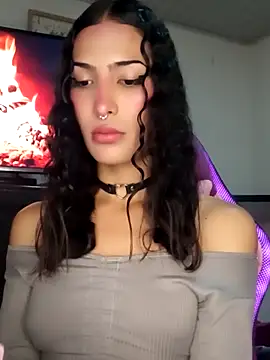 Snapshot of Lanna_hott_ chatting on 10.11.25 Lanna hott  online show from 10.11.25