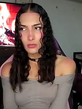 Snapshot of Lanna_hott_ chatting on 10.18.25 Lanna hott  online show from 10.18.25