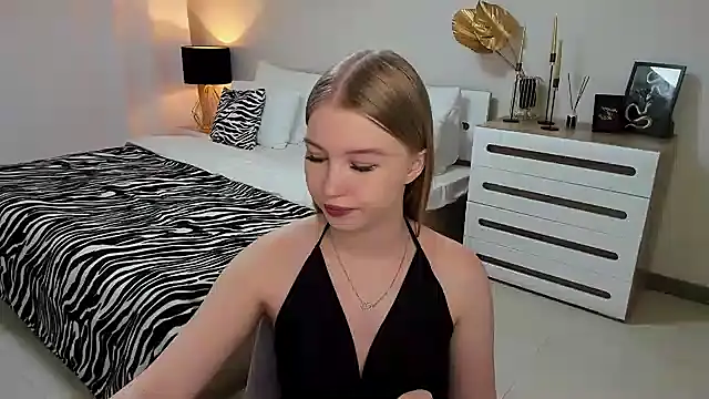 shy  lady online show from 02.28.25