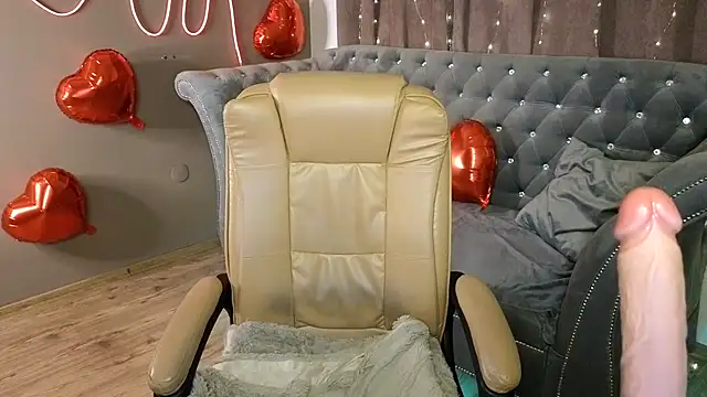 GloriNichols online show from 02.22.25