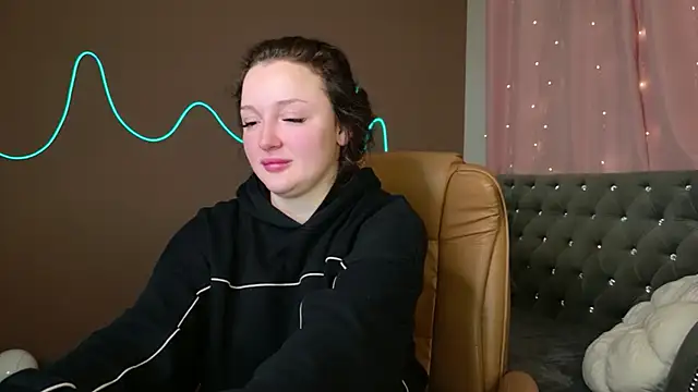 GloriNichols online show from 10.21.25