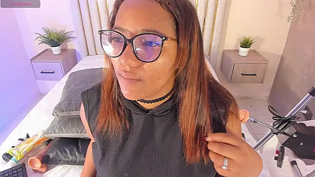 Snapshot of Lilithcaballero chatting on 01.27.25 Lilithcaballero online show from 01.27.25