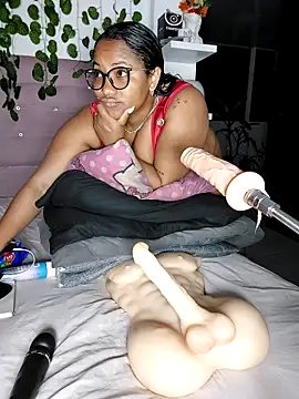 Snapshot of Lilithcaballero chatting on 10.01.25 Lilithcaballero online show from 10.01.25