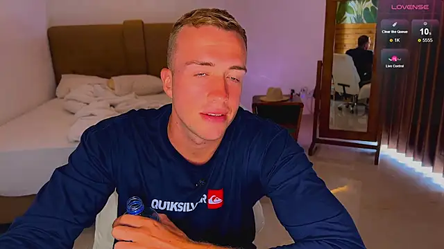 Snapshot of tommy_cumfinger chatting on 11.06.25 tommy cumfinger online show from 11.06.25