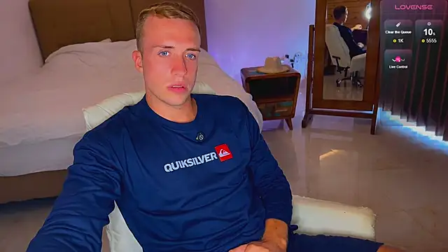 Snapshot of tommy_cumfinger chatting on 11.10.25 tommy cumfinger online show from 11.10.25