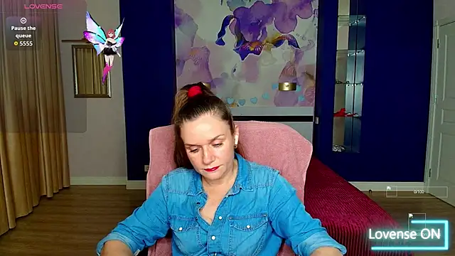 AriaGray online show from 11.22.25