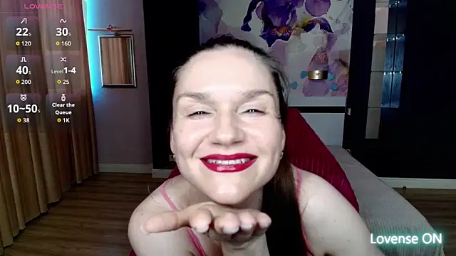 Snapshot of AriaGray chatting on 06.14.26 AriaGray online show from 06.14.26