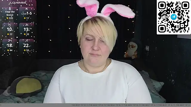 Snapshot of CuteHanna chatting on 04.05.26 CuteHanna online show from 04.05.26