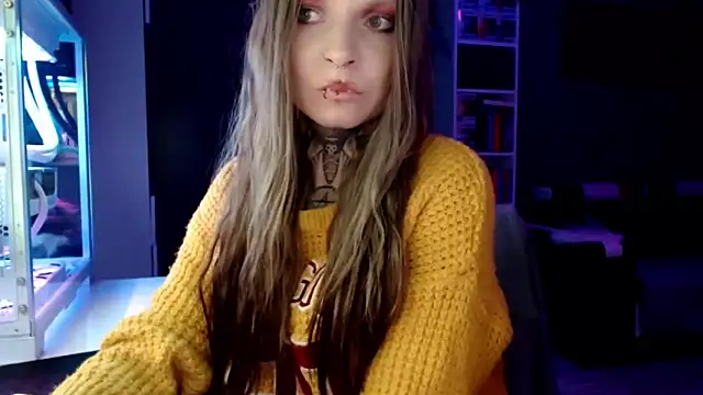 Snapshot of InesGold chatting on 02.25.25 InesGold online show from 02.25.25