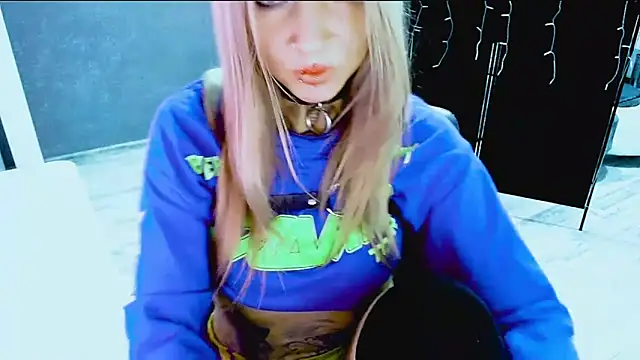 Snapshot of InesGold chatting on 09.16.25 InesGold online show from 09.16.25