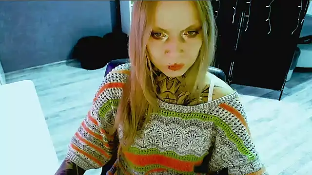 Snapshot of InesGold chatting on 09.25.25 InesGold online show from 09.25.25