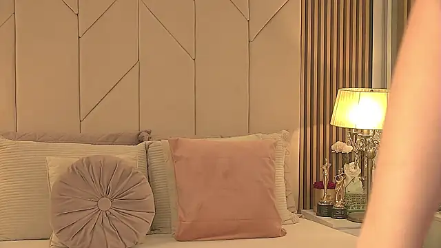 Blanche Summer online show from 02.21.26