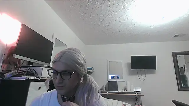 Snapshot of sissytrapdolly24 chatting on 05.01.26 sissytrapdolly24 online show from 05.01.26