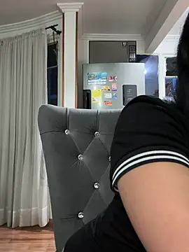 Snapshot of Sara_luna_ chatting on 01.09.25 Sara luna online show from 01.09.25