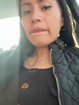 Snapshot of Sara_luna_ chatting on 02.28.25 Sara luna online show from 02.28.25