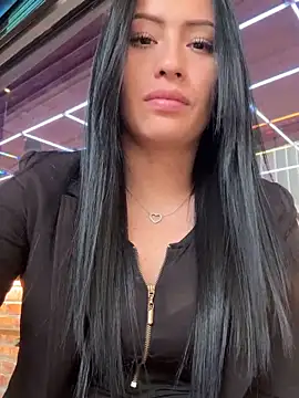 Snapshot of Sara_luna_ chatting on 03.18.25 Sara luna online show from 03.18.25