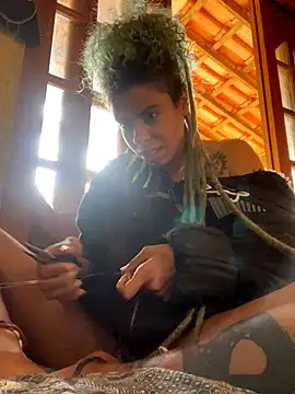 Snapshot of sammoura01 chatting on 09.19.25 sammoura01 online show from 09.19.25