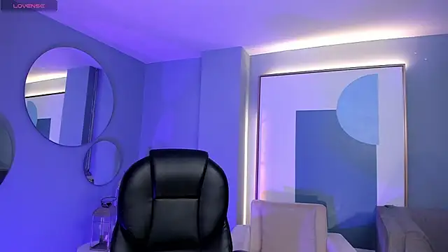 Snapshot of HannahJamesX chatting on 06.19.26 HannahJamesX online show from 06.19.26