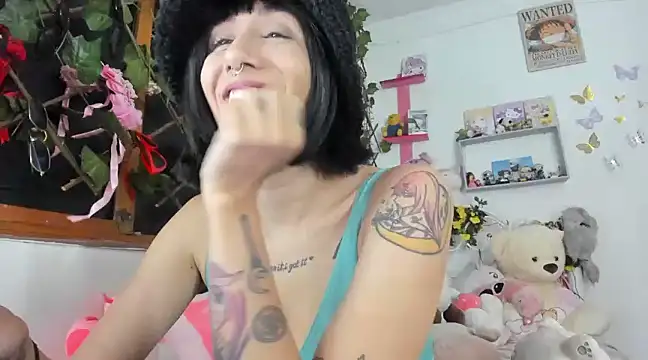 LunaDeCristall online show from 02.27.25