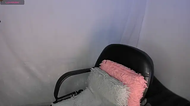 milysauria1 online show from 02.21.25