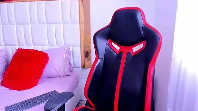 MadelineJackson online show from 01.10.26