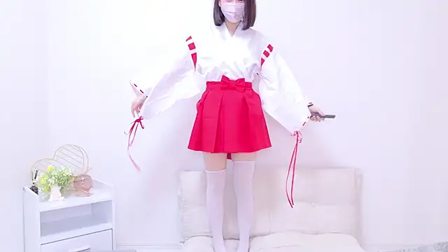 Snapshot of x-naru-x chatting on 12.28.24 x-naru-x online show from 12.28.24