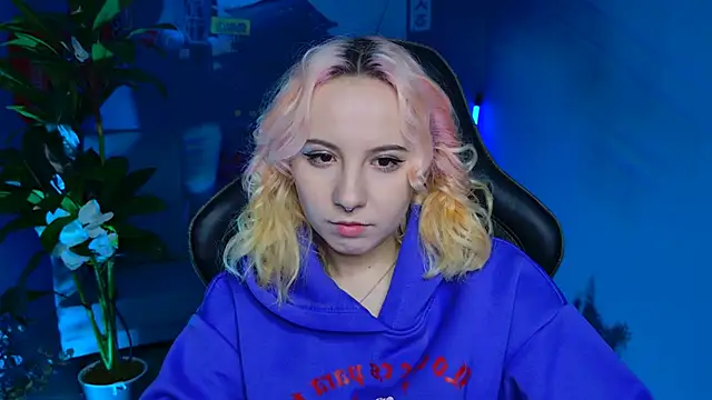 JasmineMilko online show from 02.25.25