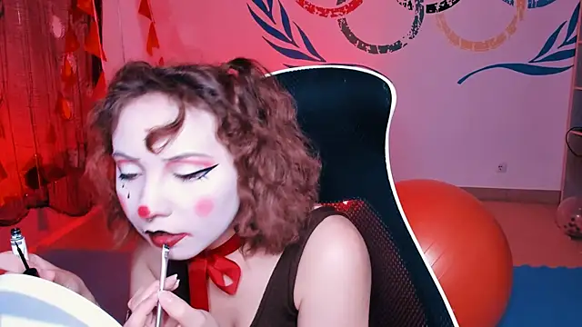 JasmineMilko online show from 10.27.25