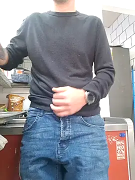 Snapshot of PublicNoFace chatting on 01.03.25 PublicNoFace online show from 01.03.25