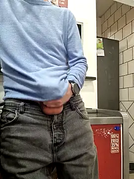 Snapshot of PublicNoFace chatting on 03.13.25 PublicNoFace online show from 03.13.25