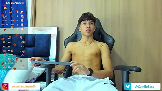Snapshot of _CamiloBass chatting on 02.13.25  CamiloBass online show from 02.13.25