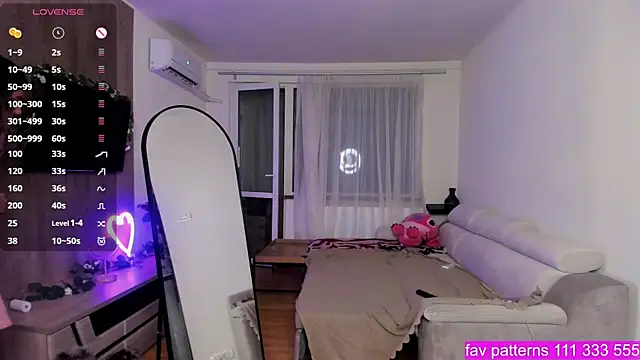 Snapshot of GabrielaLove_ chatting on 11.07.25 GabrielaLove online show from 11.07.25