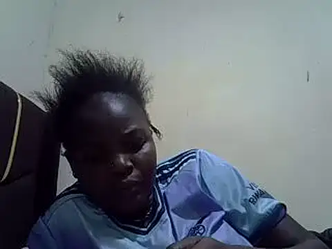 Snapshot of pretty_vivy chatting on 02.17.25 pretty vivy online show from 02.17.25