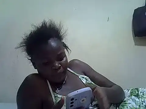 Snapshot of pretty_vivy chatting on 02.18.25 pretty vivy online show from 02.18.25