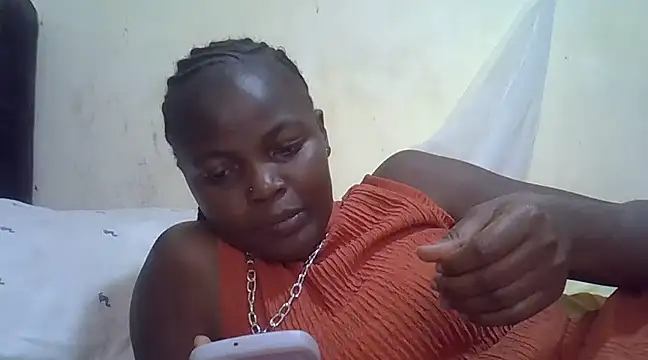 Snapshot of pretty_vivy chatting on 03.04.25 pretty vivy online show from 03.04.25