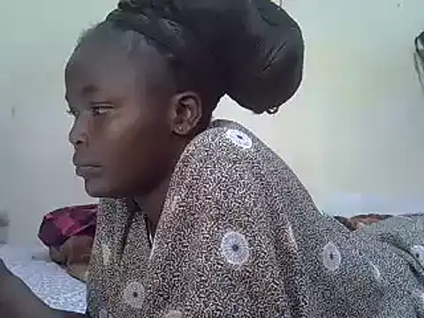 Snapshot of pretty_vivy chatting on 03.22.25 pretty vivy online show from 03.22.25