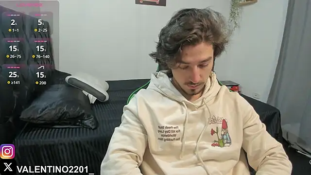 Snapshot of Valentino_Xander chatting on 10.02.25 Valentino Xander online show from 10.02.25