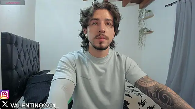 Snapshot of Valentino_Xander chatting on 10.13.25 Valentino Xander online show from 10.13.25