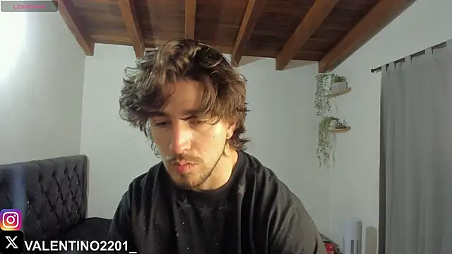 Snapshot of Valentino_Xander chatting on 10.26.25 Valentino Xander online show from 10.26.25