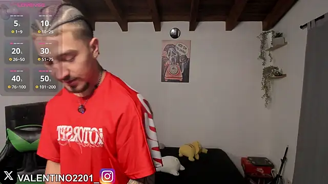 Snapshot of Valentino_Xander chatting on 11.15.25 Valentino Xander online show from 11.15.25