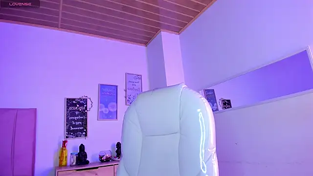 Snapshot of Tenshi_jules chatting on 12.09.24 Tenshi jules online show from 12.09.24