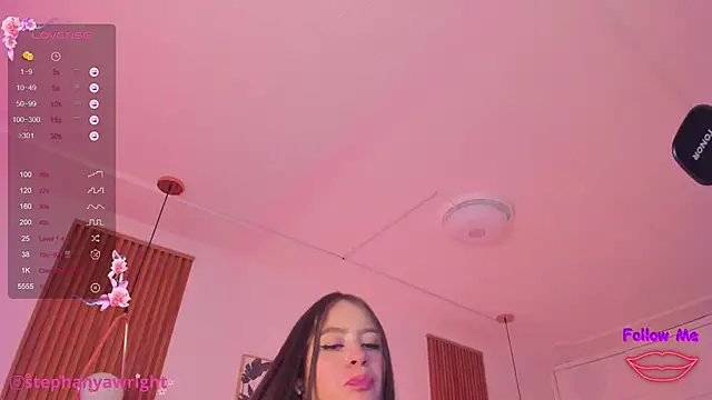 Snapshot of TiffanyWright chatting on 02.18.25 TiffanyWright online show from 02.18.25