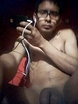 Snapshot of VL25DN26 chatting on 01.30.25 VL25DN26 online show from 01.30.25