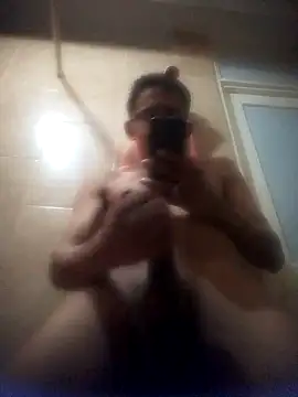 Snapshot of VL25DN26 chatting on 03.08.25 VL25DN26 online show from 03.08.25