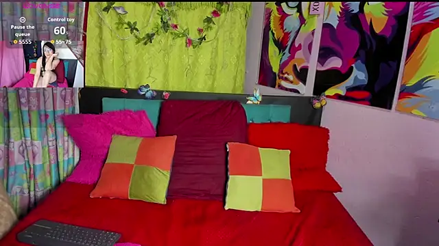 Snapshot of scarrlett40 chatting on 11.06.25 scarrlett40 online show from 11.06.25