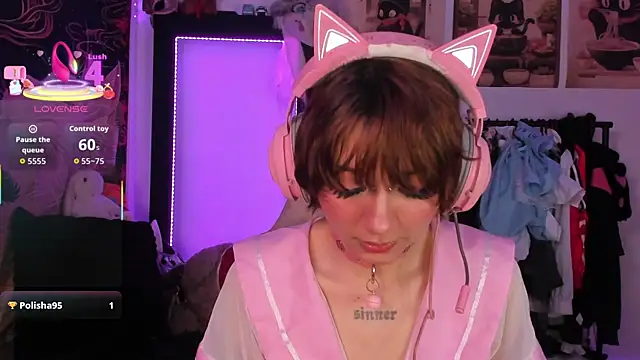 Snapshot of Alicedangerrr chatting on 04.23.26 Alicedangerrr online show from 04.23.26