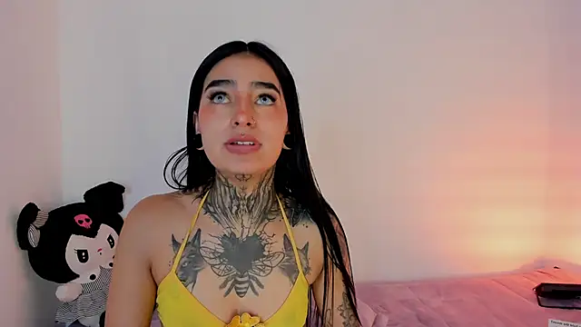 Snapshot of shadowcatt_ chatting on 12.02.24 shadowcatt online show from 12.02.24