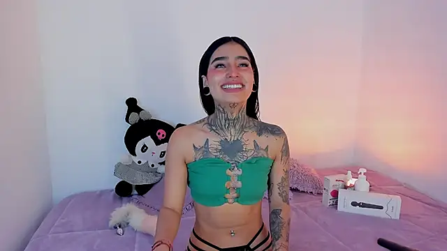 Snapshot of shadowcatt_ chatting on 12.12.24 shadowcatt online show from 12.12.24