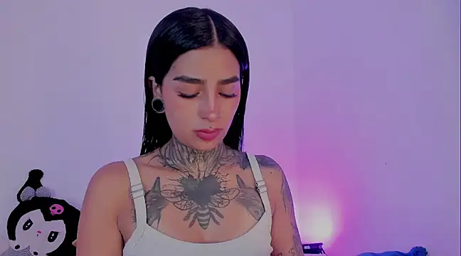 Snapshot of shadowcatt_ chatting on 01.07.25 shadowcatt online show from 01.07.25