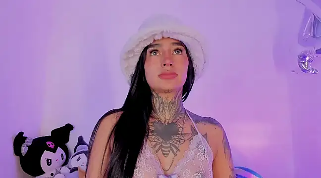 Snapshot of shadowcatt_ chatting on 02.11.25 shadowcatt online show from 02.11.25